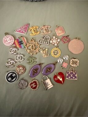 30 Fashion Charms